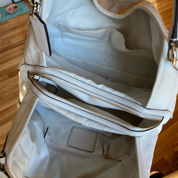 Coach - Picture 4 of 4